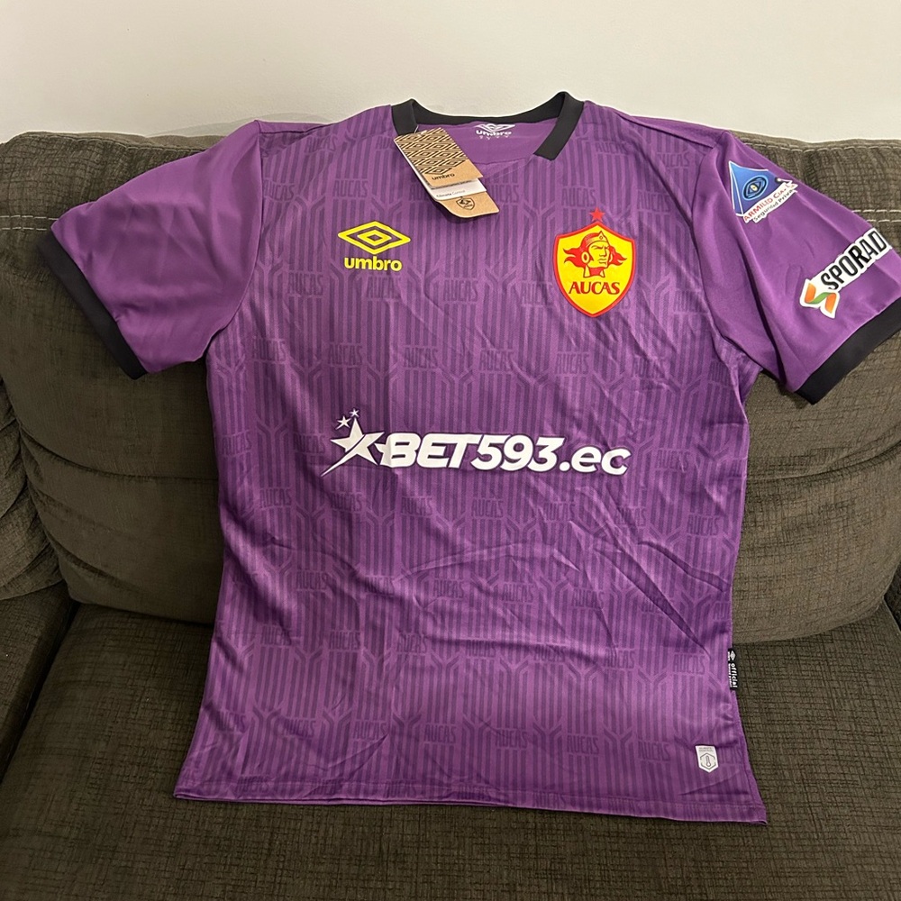Umbro Authentic S.D. Aucas Purple Soccer 2023 Ecuador Jersey Men’s Sz: M - Picture 1 of 9